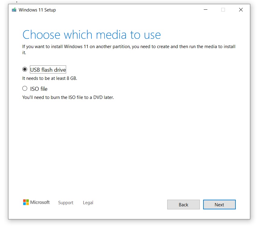 Windows 11 23H2 USB drive